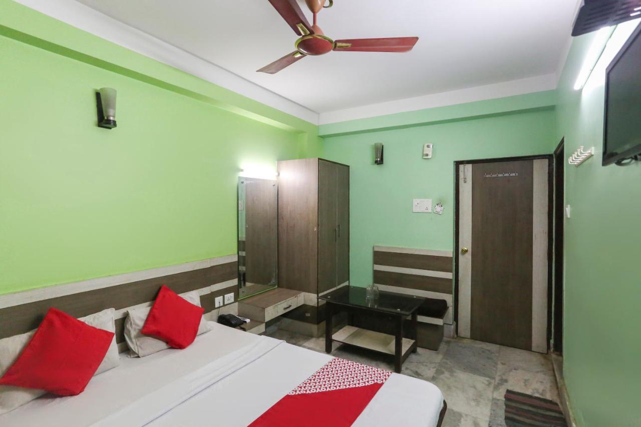 Oyo 60609 Hotel Tanushree Rampurhat Exterior photo